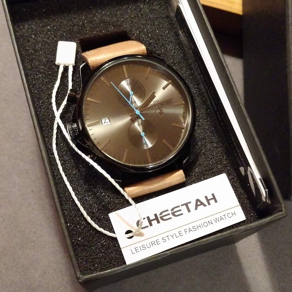 NEW Stunning Cheetah Leather Band Watch